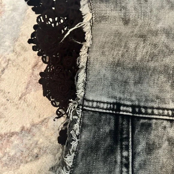 BKE Washed Black and Gray Denim Vest - Picture 5 of 6